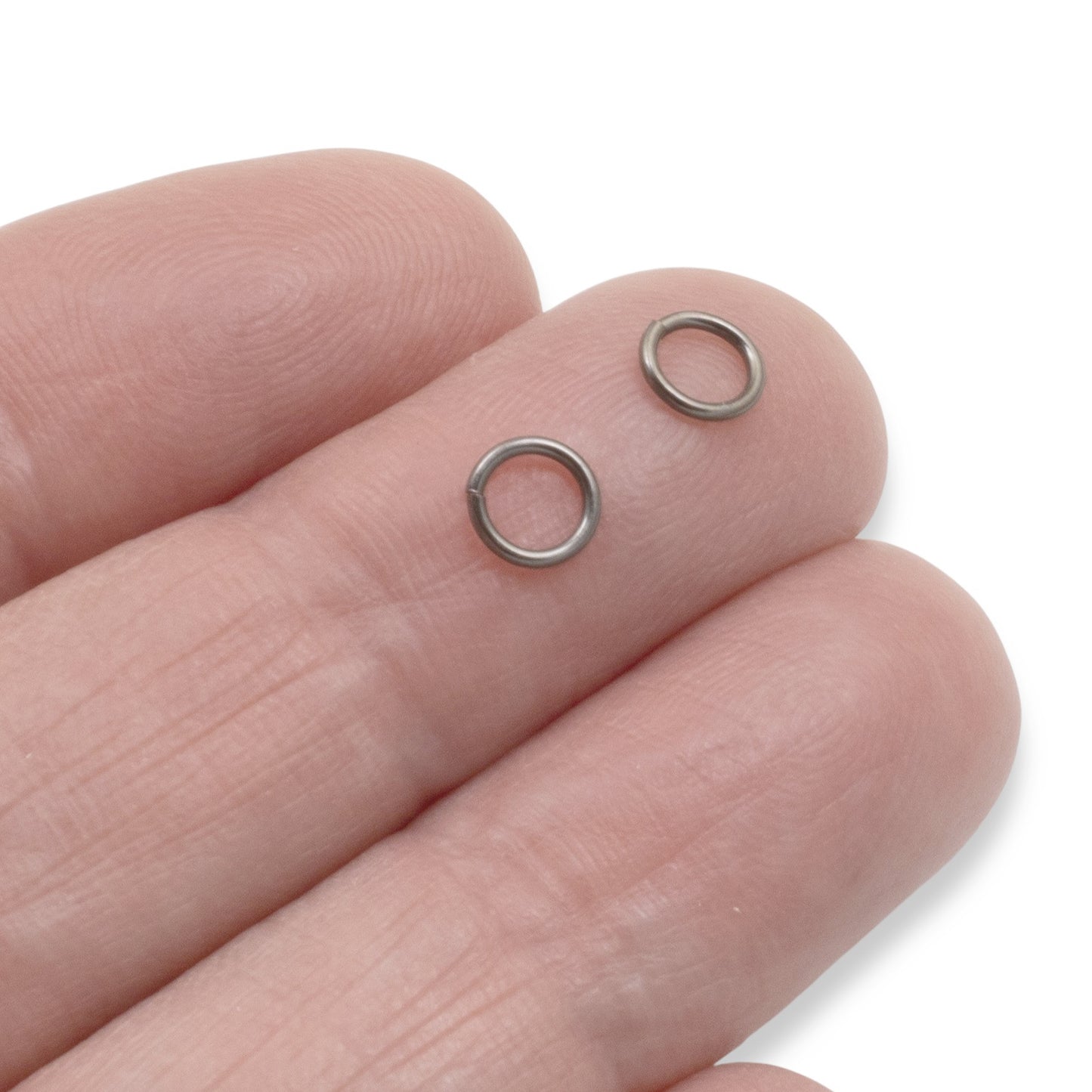 100-Pack Black 20 Gauge Round Jump Rings, 4mm Inside Diameter