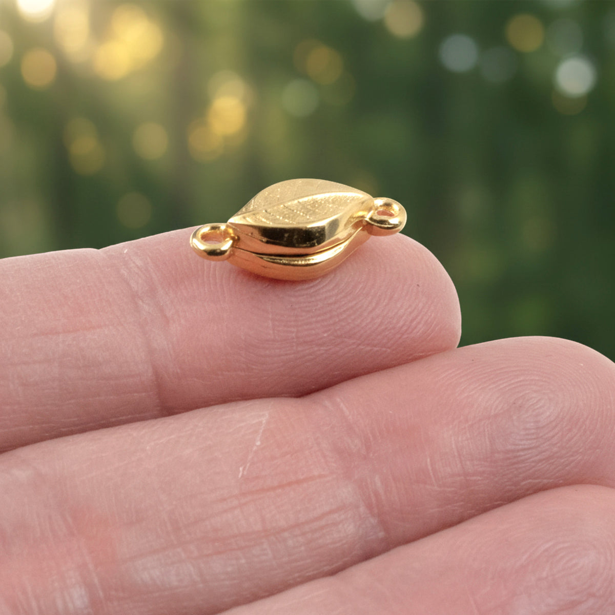 Leaf Magnetic Clasp Gold: Easy Close 2-Pack Elegant Jewelry Findings