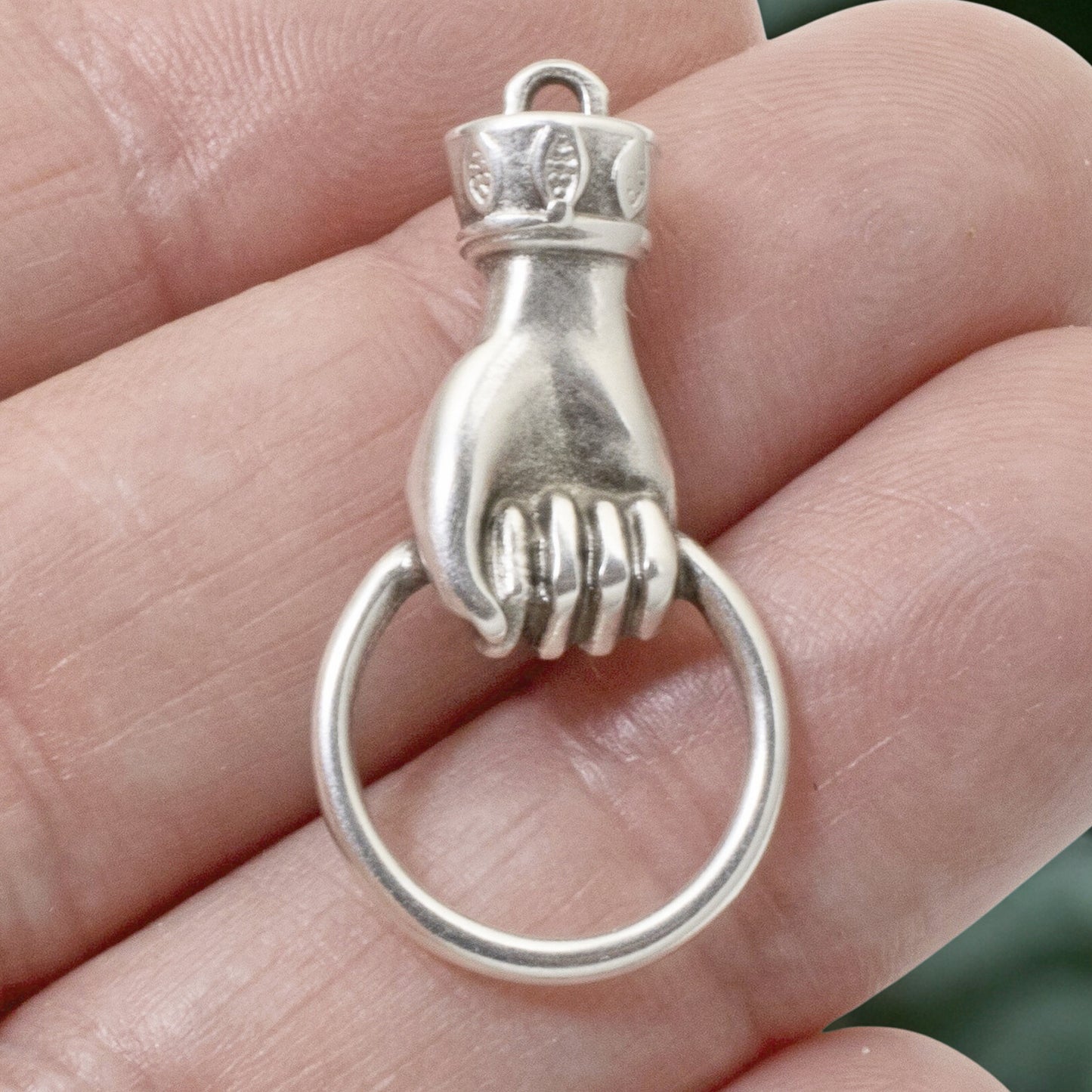 Hand Holding Ring Connector, Silver Customizable Charm Holder, Versatile 2-Pack