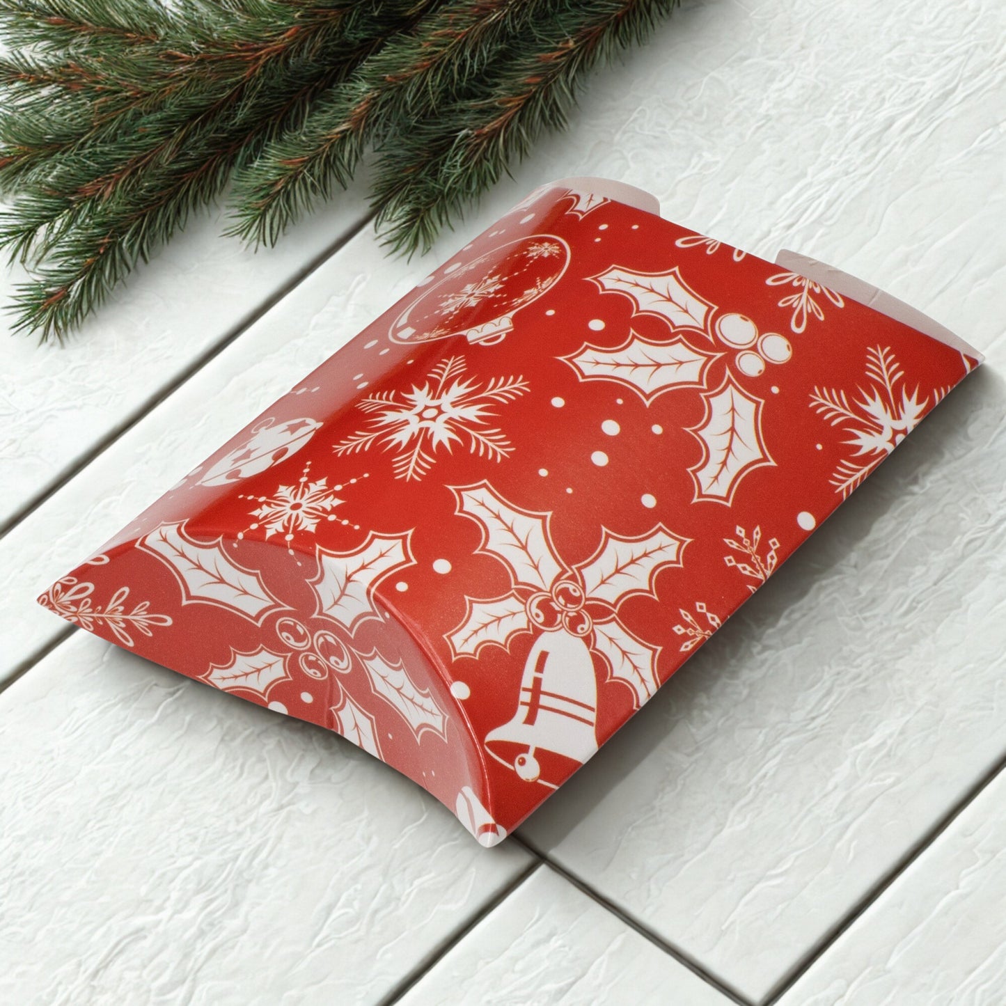 Red Snowflake Gift Boxes, 10-Pack Holiday Pillow Box Set, Traditional Christmas Packaging