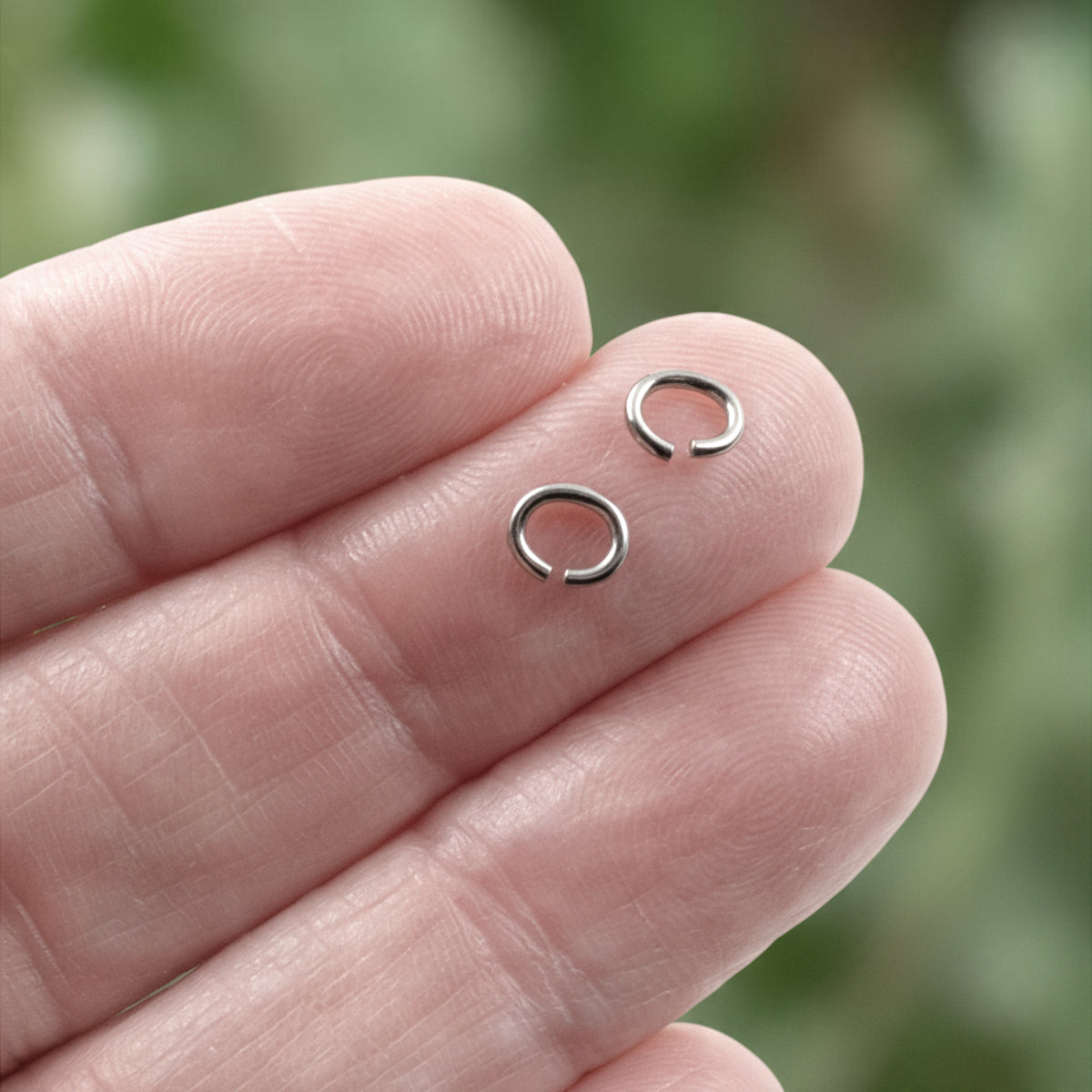 Titanium Oval Jump Rings, Medium 7-Pack, Hypoallergenic Open Findings