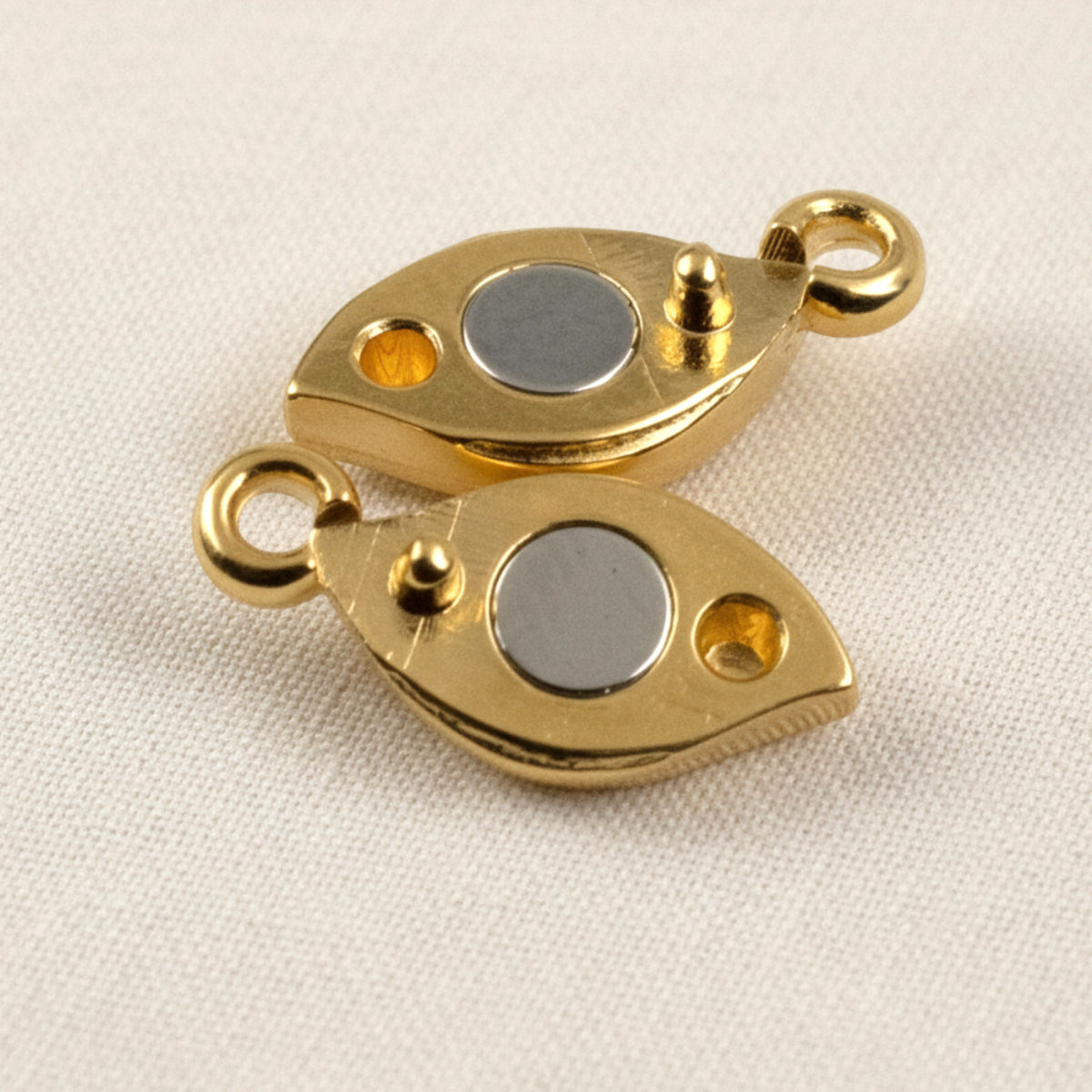 Leaf Magnetic Clasp Gold: Easy Close 2-Pack Elegant Jewelry Findings