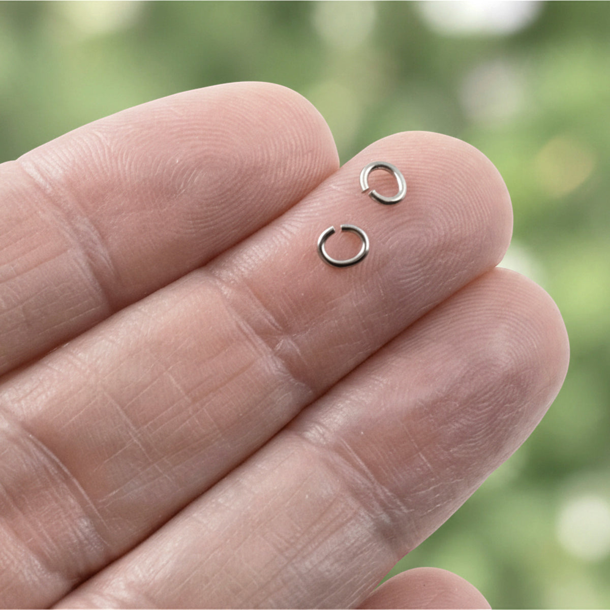 Titanium Oval Jump Rings, Small 15-Pack, Hypoallergenic Open Findings