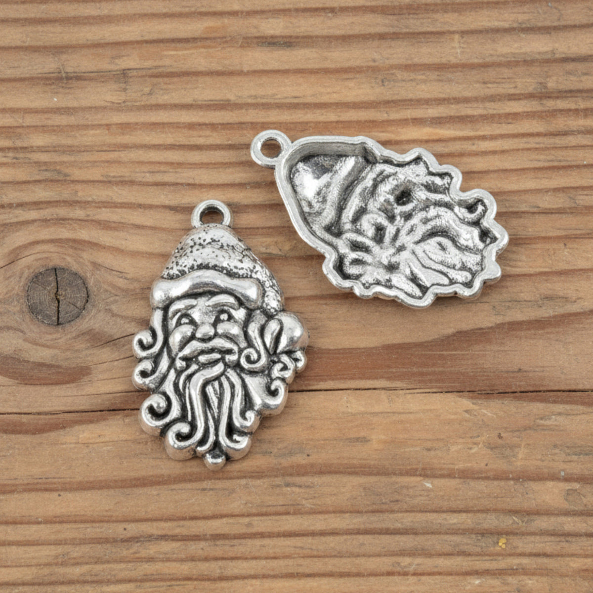 Santa Head Charms, 8-Pack Silver Vintage Style Saint Nick Metal Alloy Accents