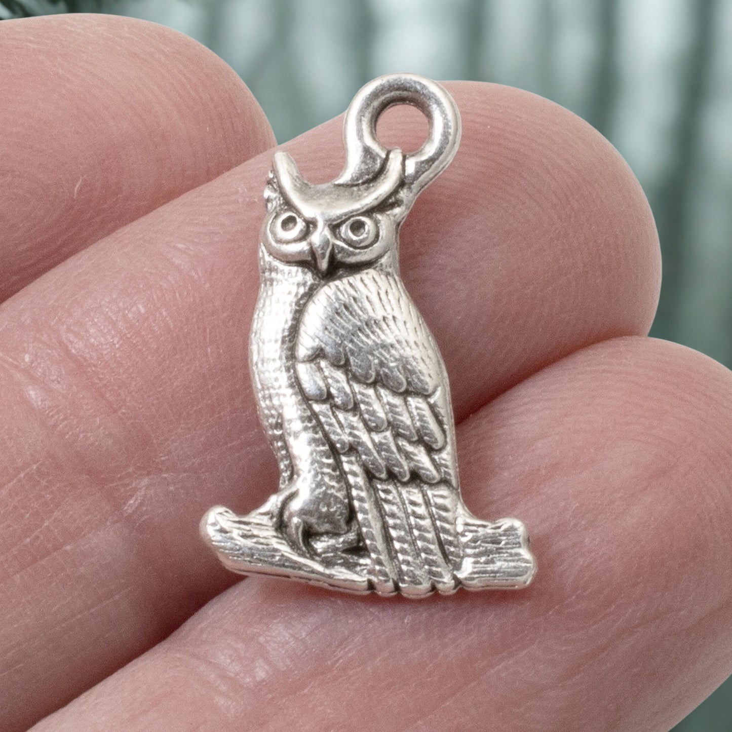 Owl Charms: 4-Pack Antique Silver Nature Pendants, Wildlife Jewelry Making Supplies, Woodland Bird Animal Charms
