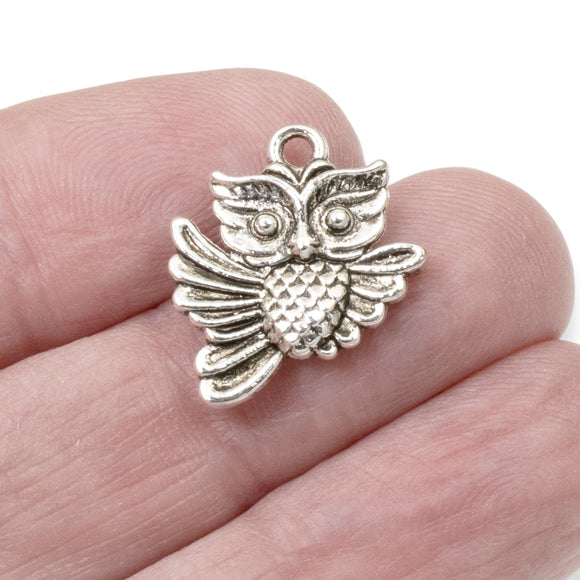 20 Owl Charms - Silver Metal Flying Owl Pendant - Nature-Inspired Jewelry Making