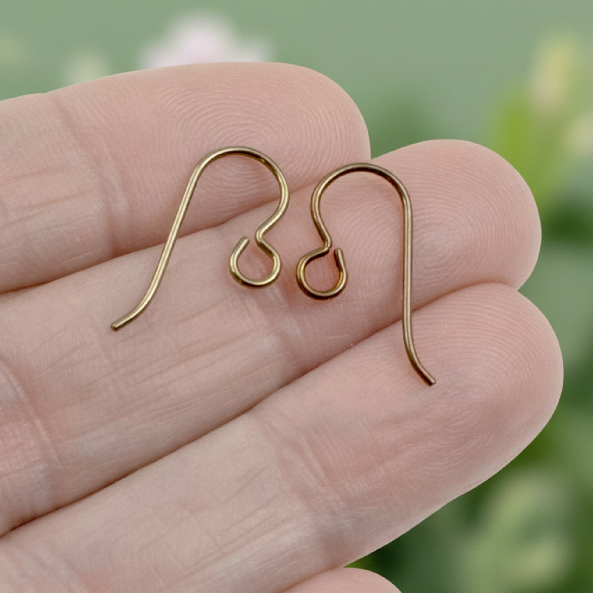 Hackberry Creek 8-pair hypoallergenic niobium ear wires in antique brass and bronze finishes. Professional 20-gauge wire.