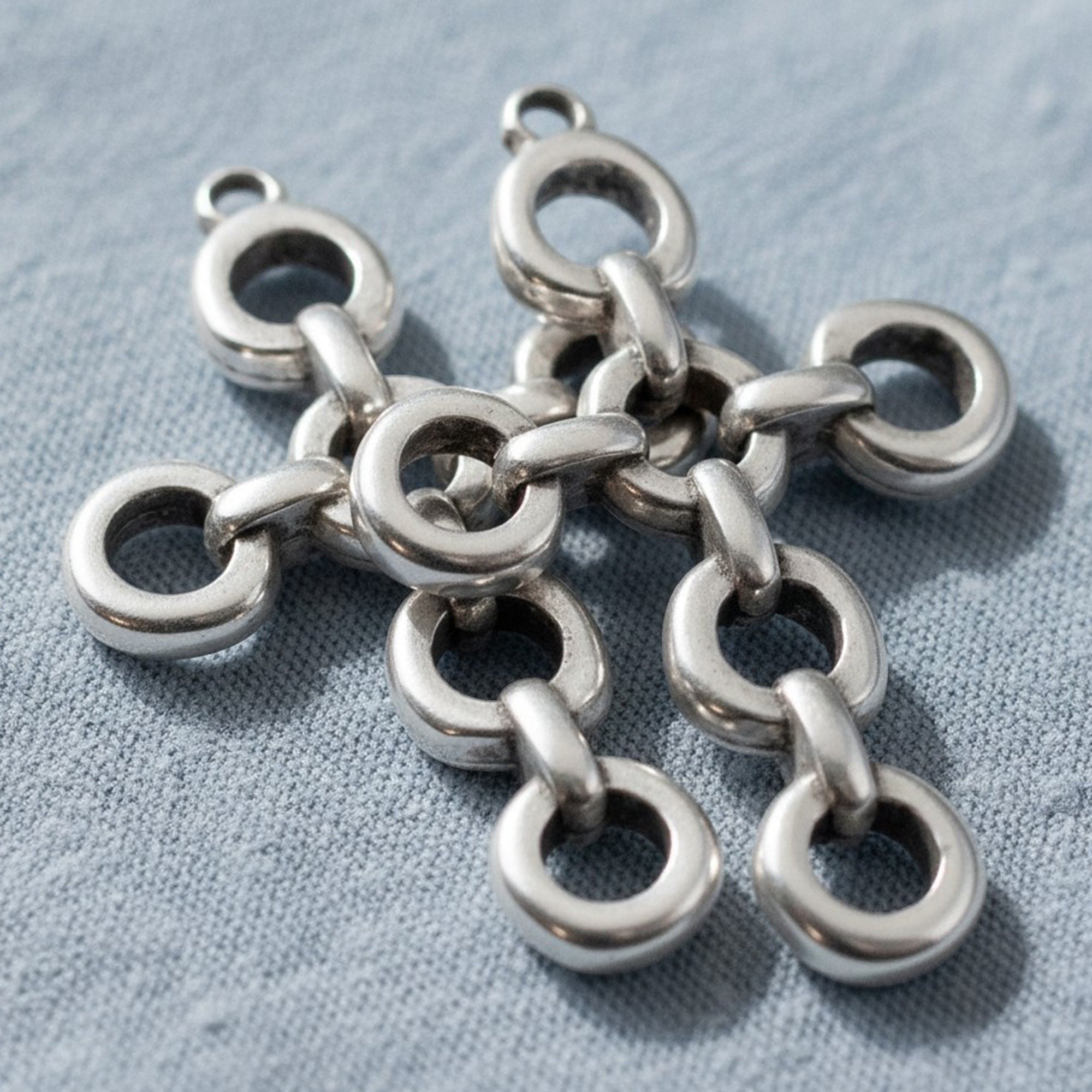 Cross Pendant with Open Chain Design: Silver-Plated Multi-Connect Boho