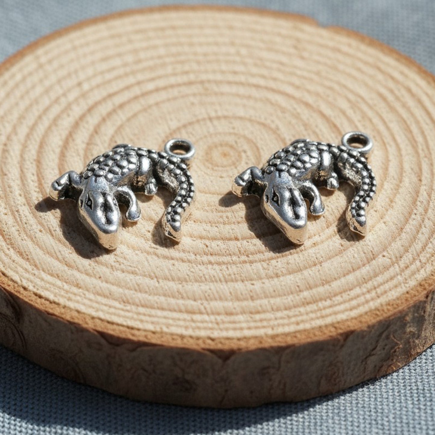 20 Silver Alligator Charms, Southern-Style Gator DIY Jewelry, Wildlife Crafts